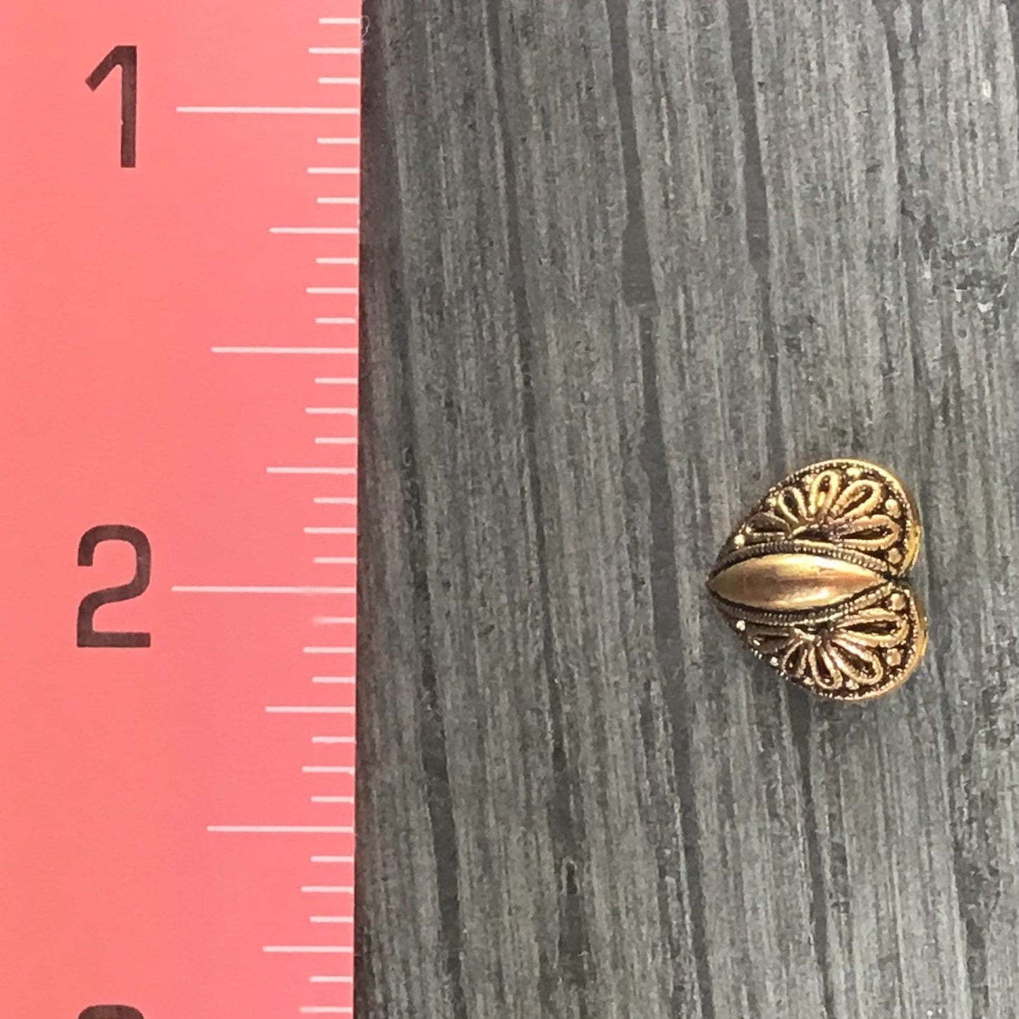 1/2" Heart Bronze Gold Metallic Look Buttons VINTAGE Shank Gold Buttons / Dress Buttons / Shirt Buttons / Heart buttons 28