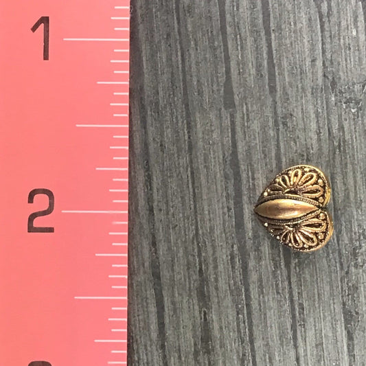 1/2" Heart Bronze Gold Metallic Look Buttons VINTAGE Shank Gold Buttons / Dress Buttons / Shirt Buttons / Heart buttons 28