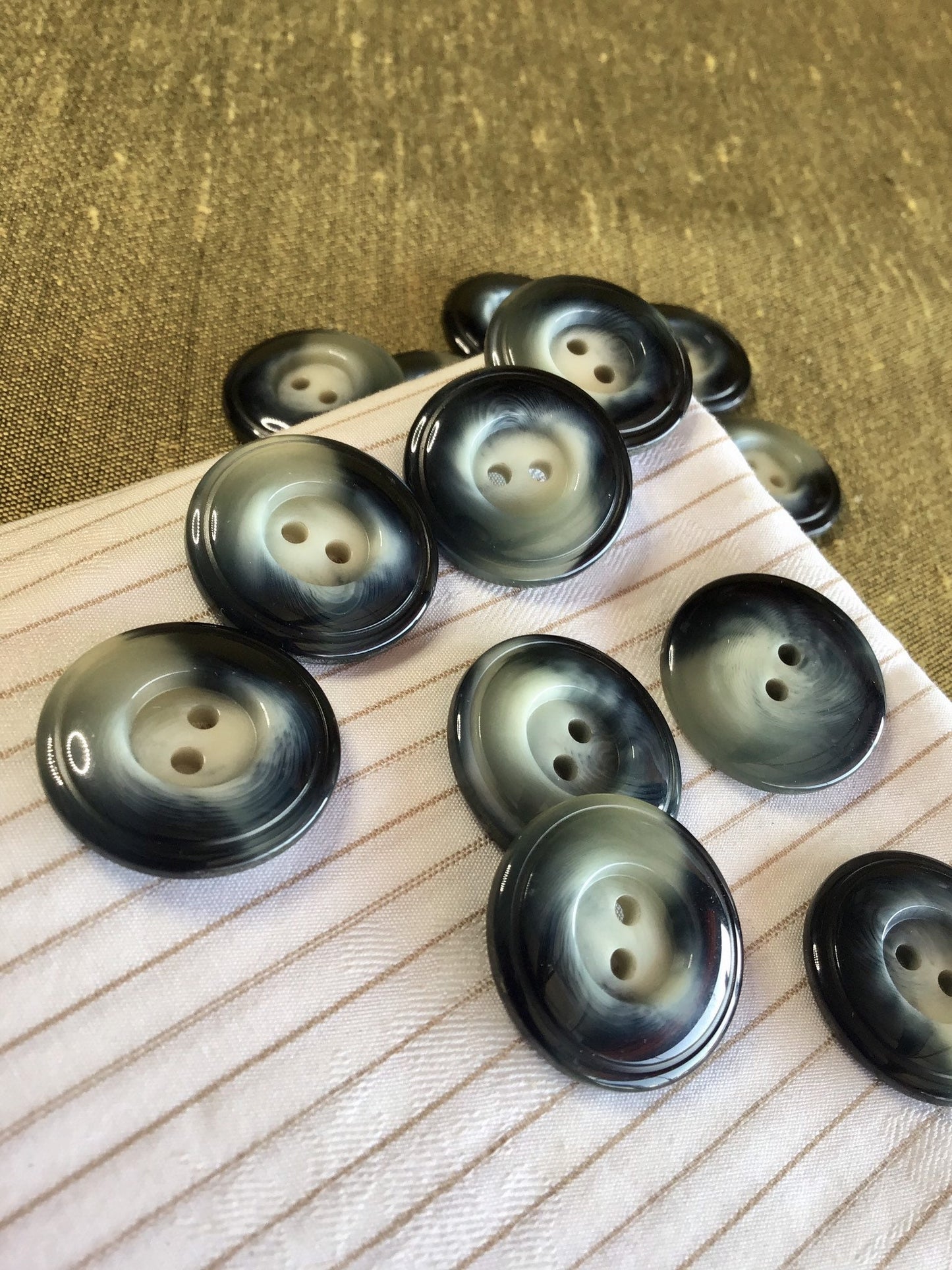Italian 2 HOLE STORMY GREY Buttons 7/8" (23mm) 36L Gray Buttons/ Clothing Vintage Buttons/ Wholesale Sewing Buttons 871