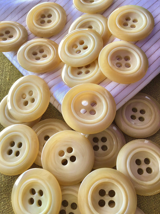 Italian BUTTERCUP 4 HOLE Buttons 1-3/8" (35mm) 54L Cream Buttons Vintage/ Coat Buttons/ Wholesale Decorative Buttons 812