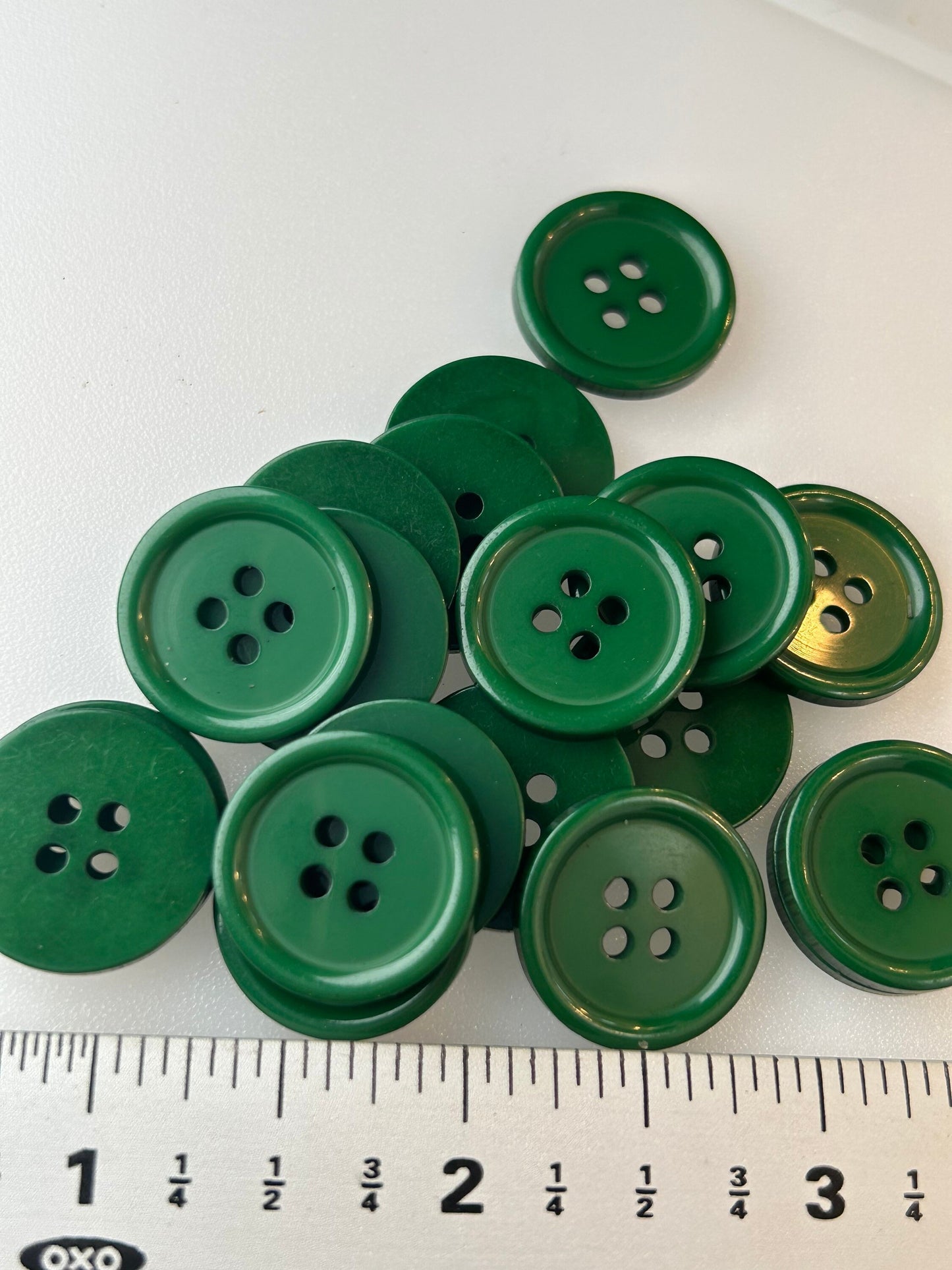 Green 4 HOLE Buttons (19mm) 3/4” green Buttons / dress Buttons / Clothing Buttons/ Wholesale Buttons #1184