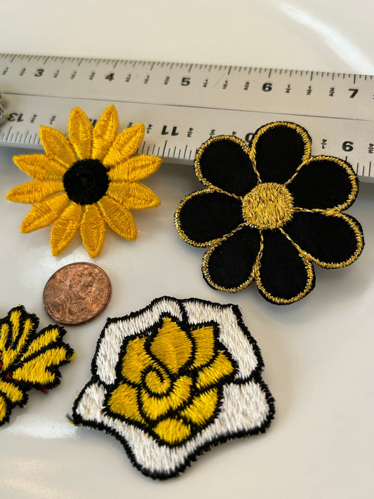 6 pieces FLORAL VINTAGE appliqués yellow white black gold outline silver flower iron on Patches #7
