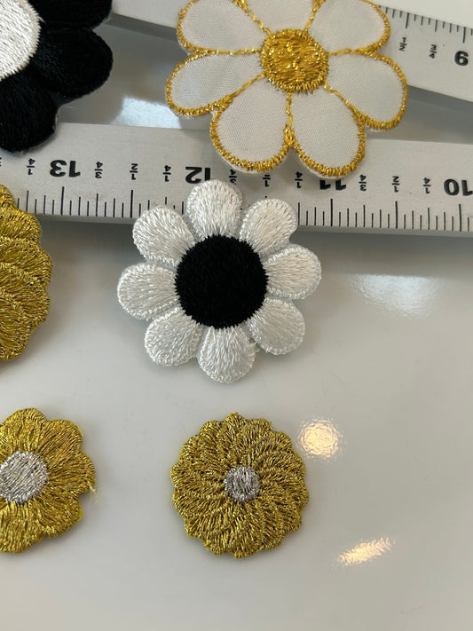 6 pieces FLORAL VINTAGE appliqués gold glittery black white gold outline flower iron on Patches #15