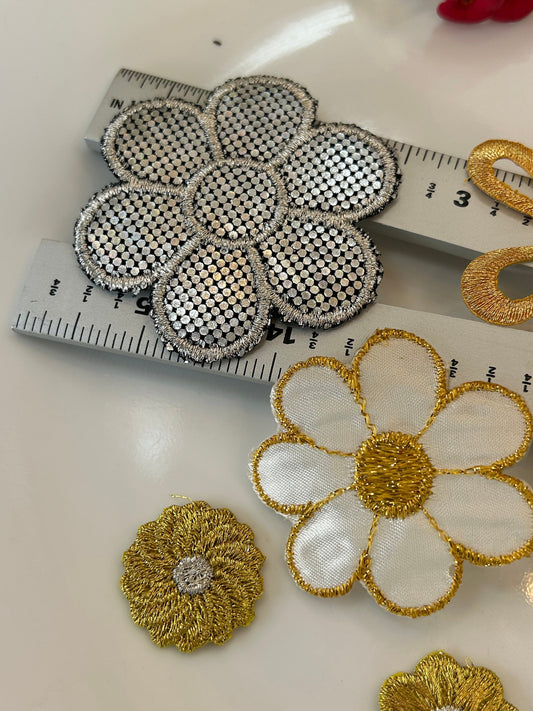 6 pieces FLORAL VINTAGE appliqués gold outline hollow silver green yellow white glittery flower iron on Patches #17