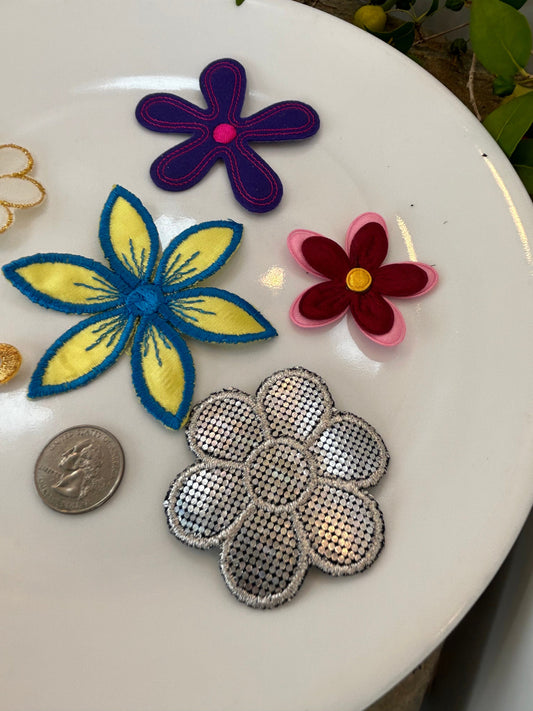 6 pieces FLORAL VINTAGE appliqués silver purple yellow blue red pink flower iron on Patches #18