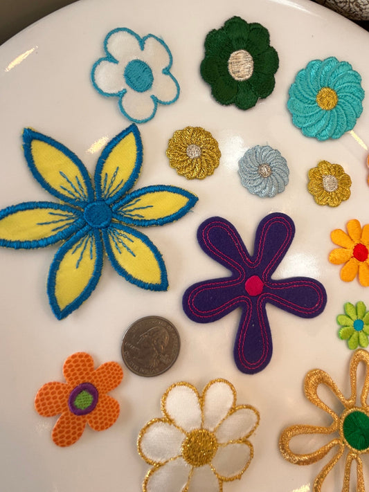 15 pieces FLORAL VINTAGE appliqués orange glittery gold outline white purple blue outline red white light blue flower iron on Patches #22