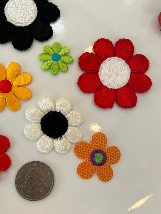 8 pieces FLORAL VINTAGE appliqués red yellow orange purple white blue outline flower iron on Patches #20