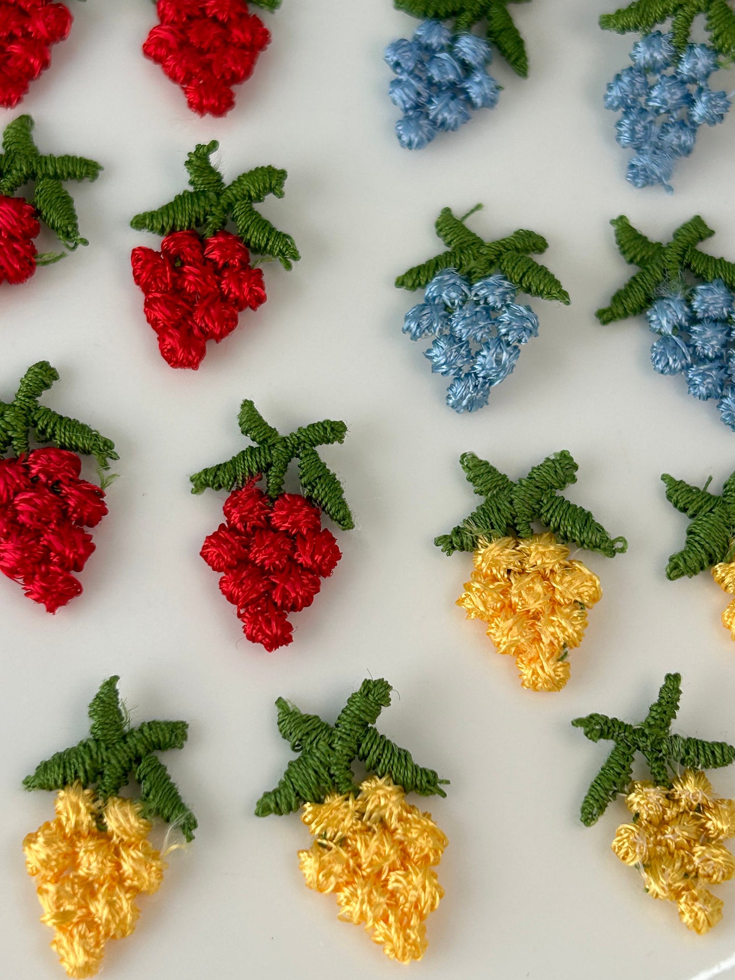 24 pieces FLORAL sew-on appliqués yellow blue pink vintage applique lot #34