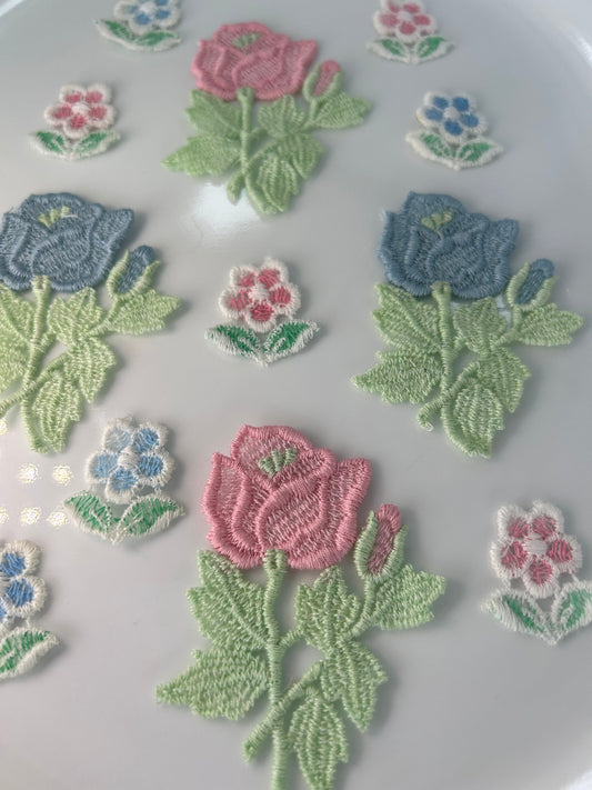 12pcs Pack Flowers Appliqué – Vintage Lot in Stunning Blue and Pink Colors #32
