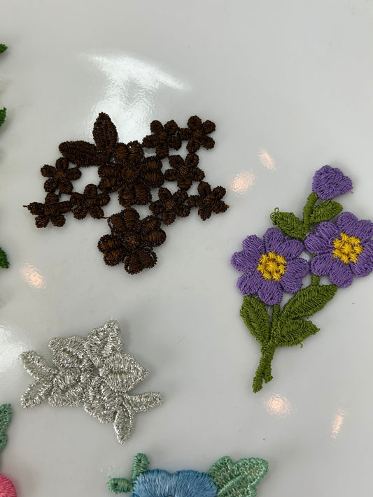 Vintage brown silver blue white floral appliqués patches 6 pieces set. lot#26