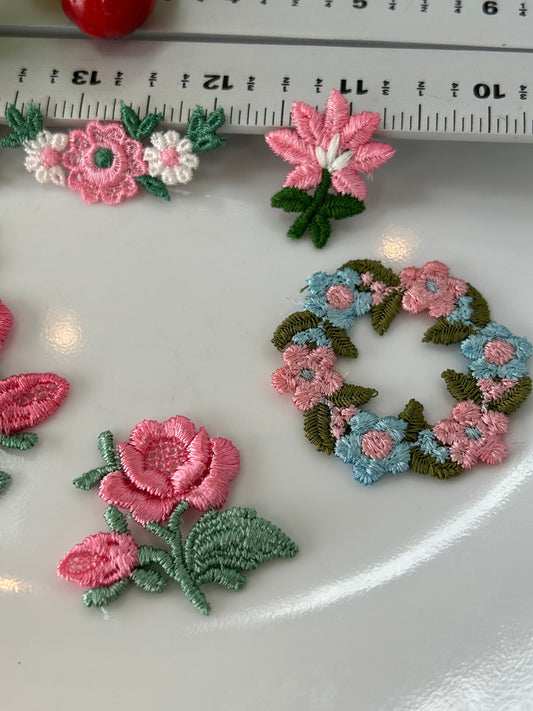 Adorable rose pink flowers appliqués 6 pieces set. lot#25