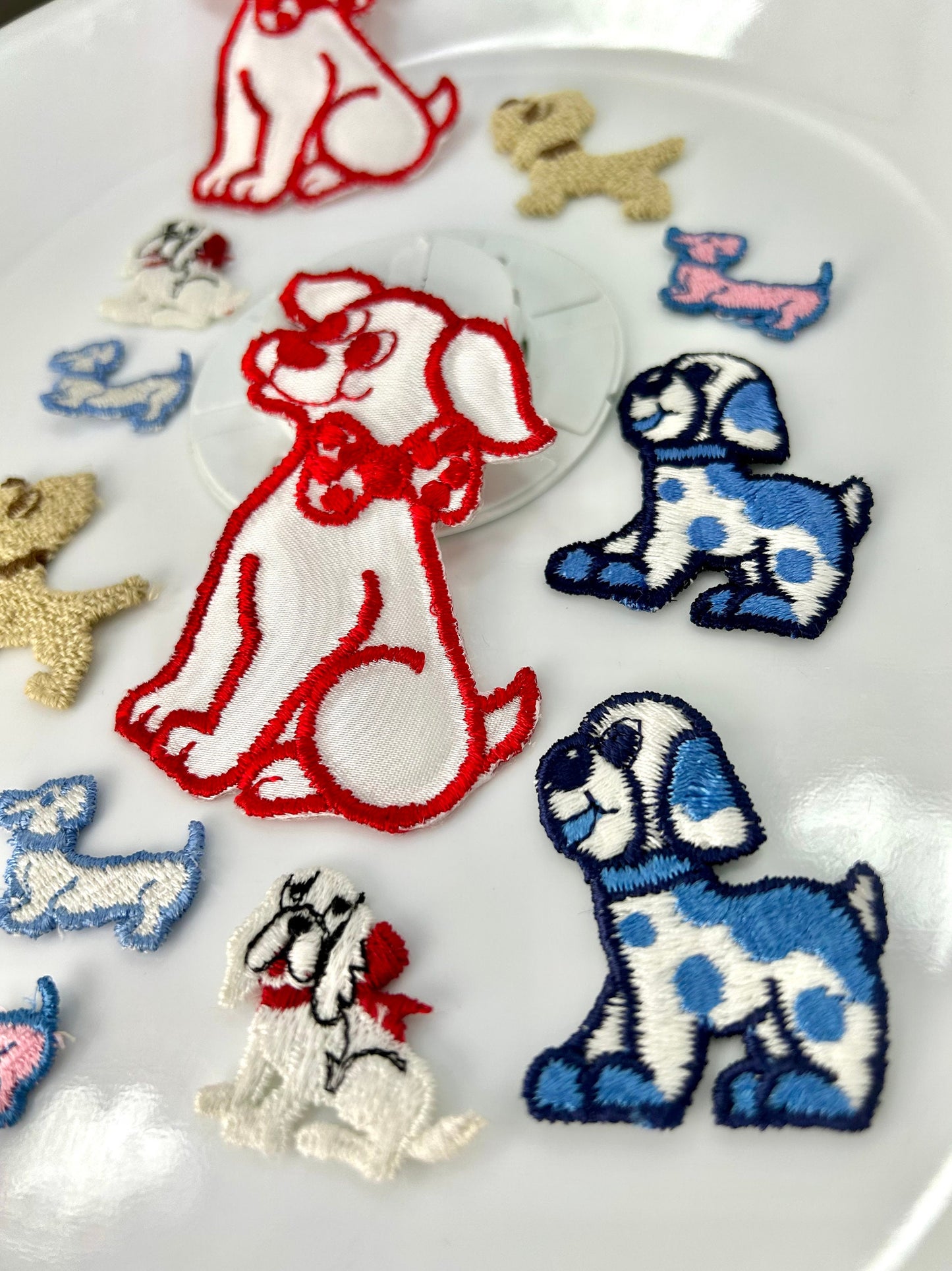Dog lovers AppliquƩs Collection blue red white pink tan wholesale embroidered appliques patches #55