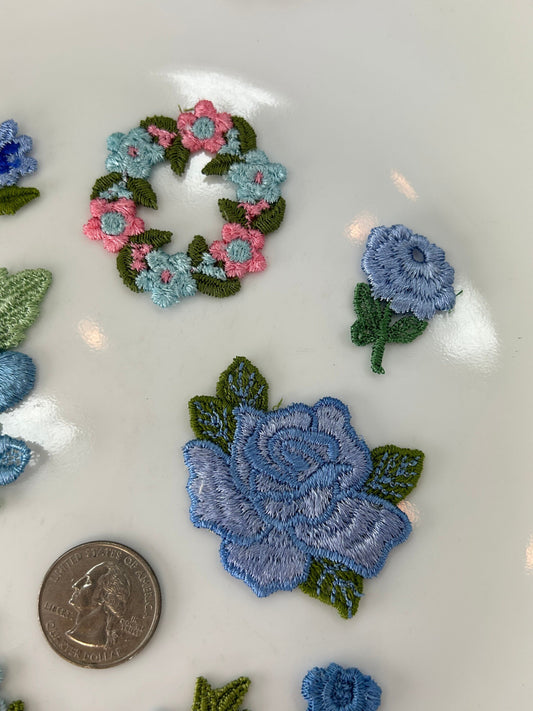Classic blue flowers appliqués 7 pieces set. Vintage lot#23
