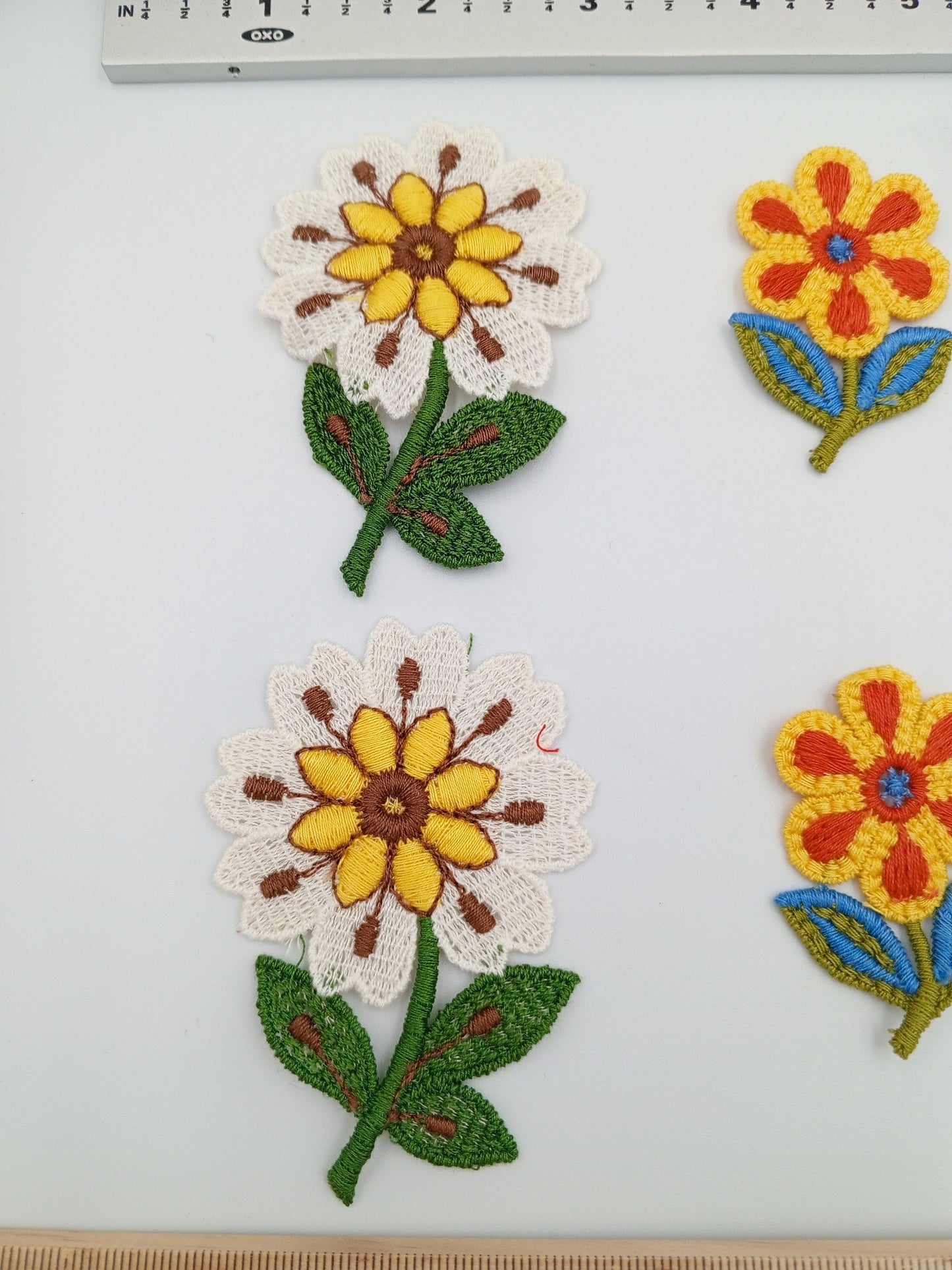 6 pieces FLORAL VINTAGE appliqués orange white blue brown yellow green flower Patches #103