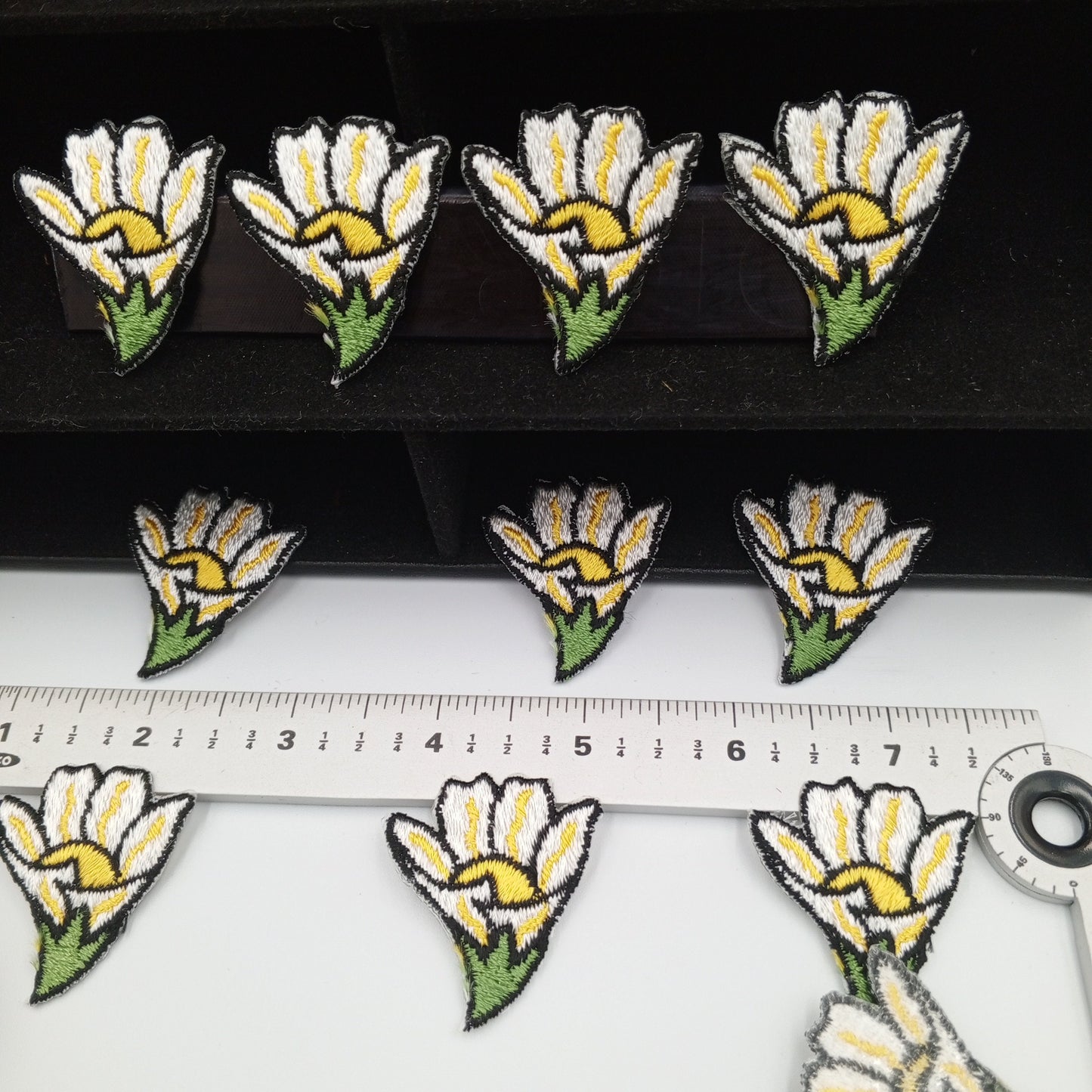 FLORAL VINTAGE appliques yellow white flower iron on Patches #179