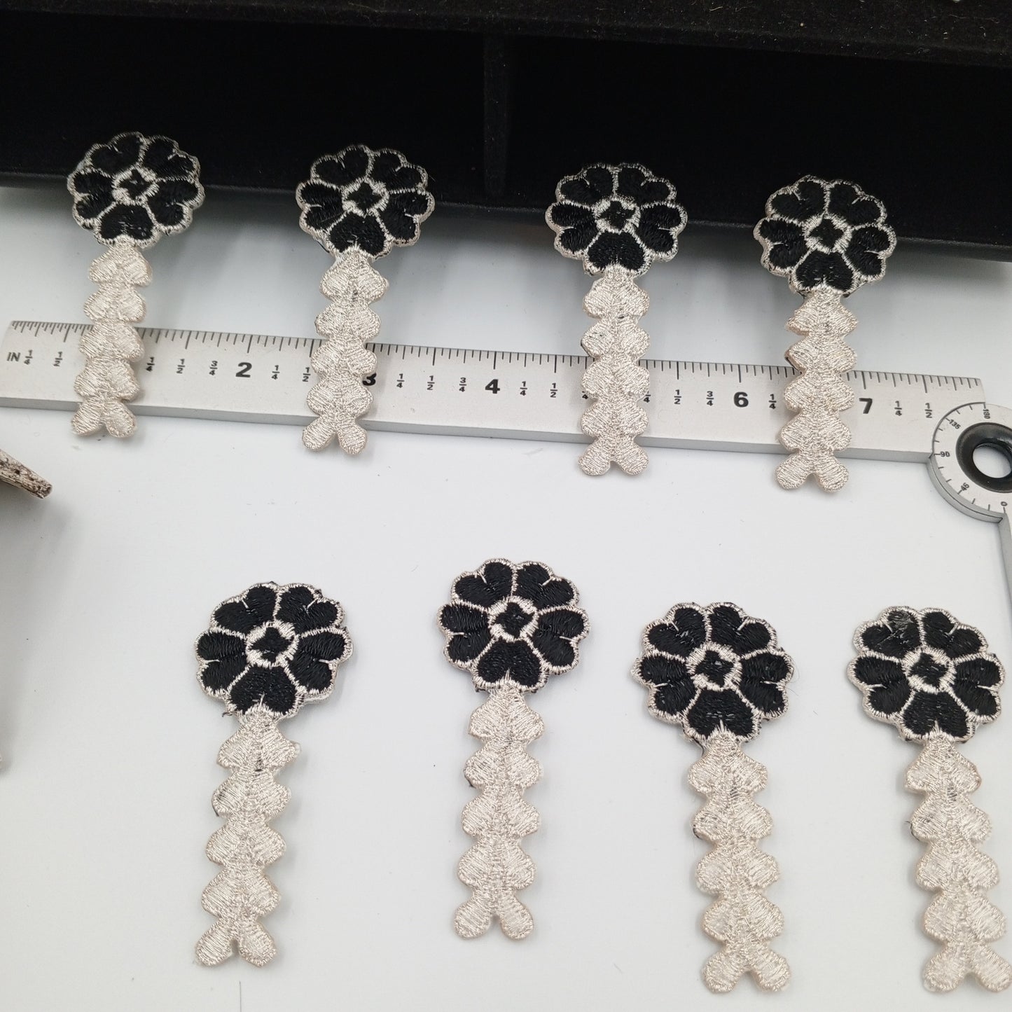 FLORAL VINTAGE appliques silver metallic black flower iron-on Patches #189