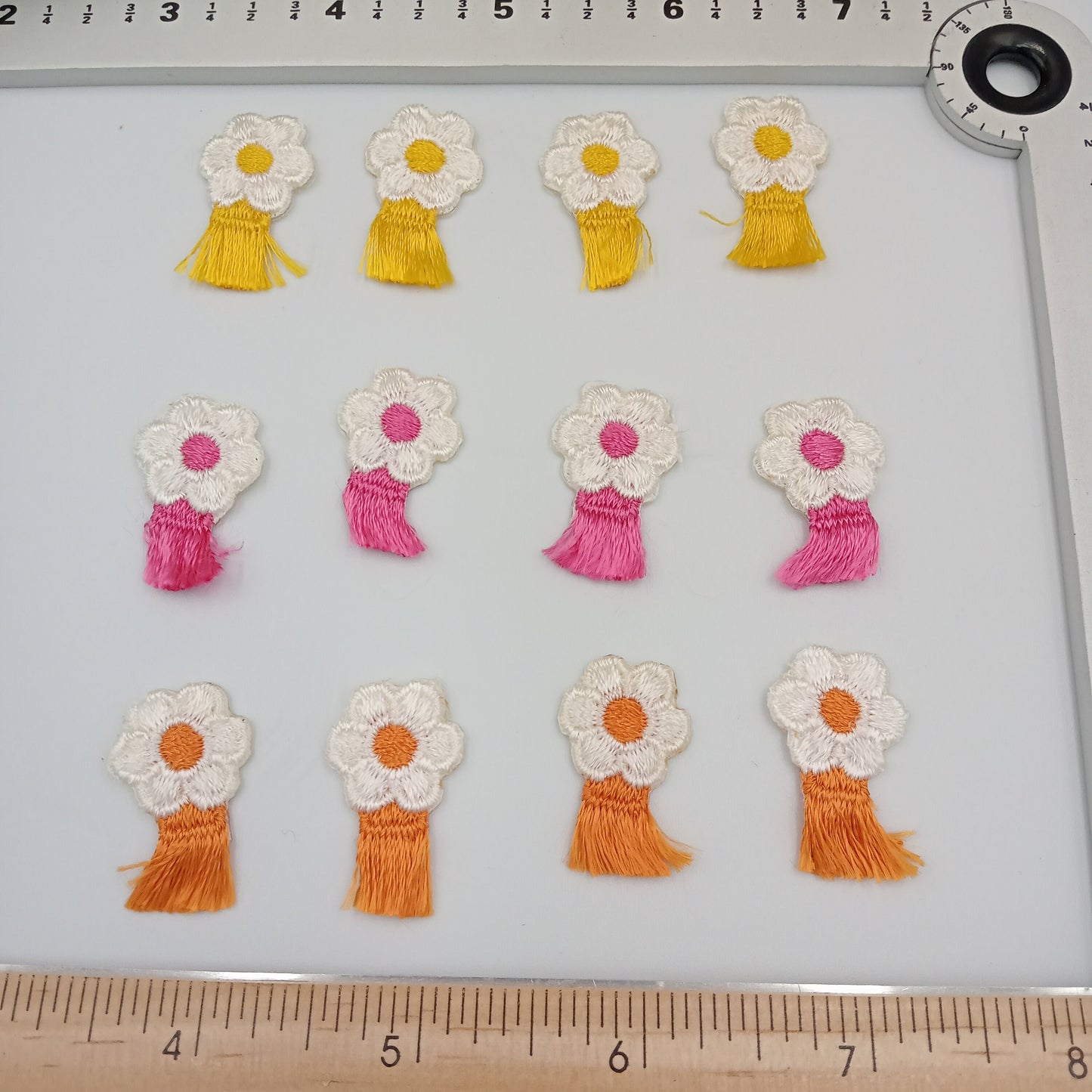 12 pieces FLORAL VINTAGE appliqués orange pink yellow white flower Patches #114