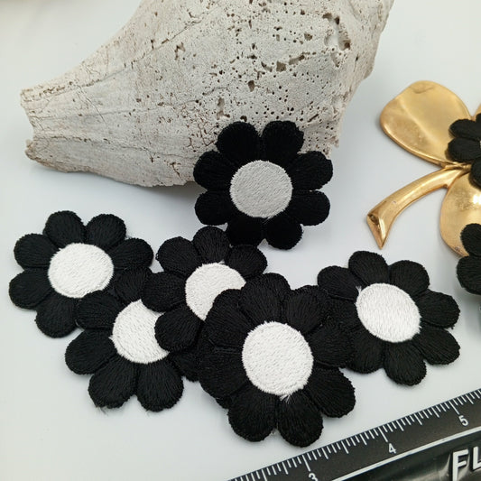 FLORAL VINTAGE appliques white black flower Iron on Patches #211