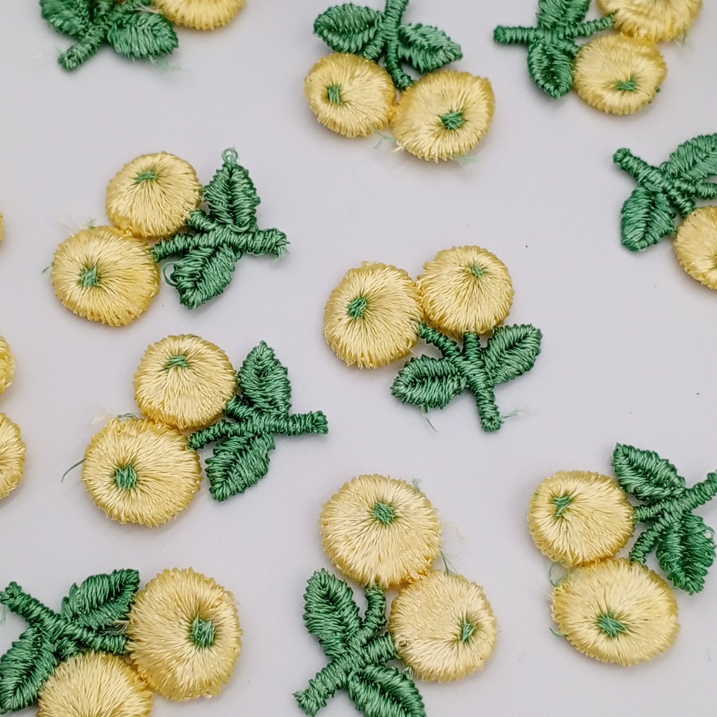 VINTAGE appliques yellow flower ball embroidery Patches #320