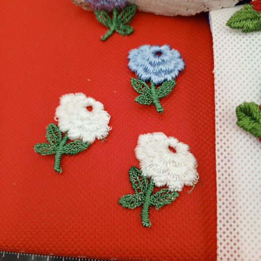 6 pieces FLORAL VINTAGE appliques blue white green red flower Patches #127