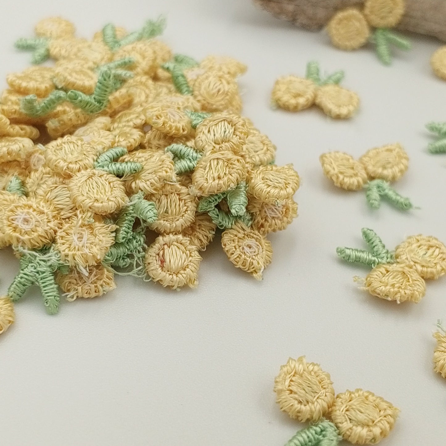 VINTAGE appliques cute green yellow flower embroidery Patches #313