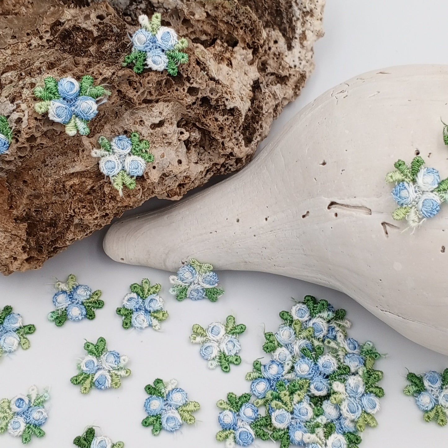 VINTAGE appliques cute white light blue flower embroidery Patches #312