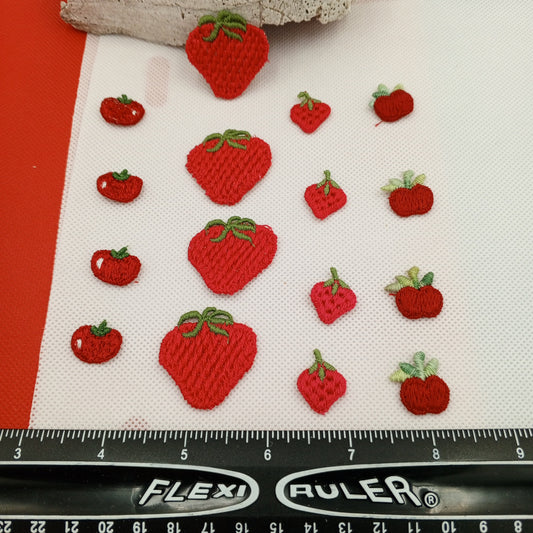 16 pieces FLORAL VINTAGE appliques red green flower Patches #158