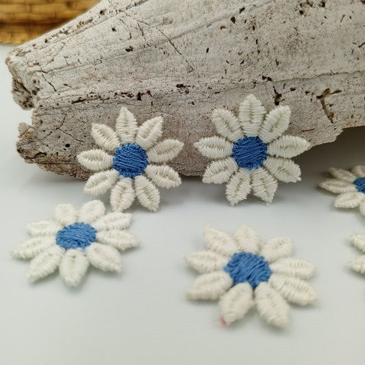 FLORAL VINTAGE applique Blue white Flower Patches #223