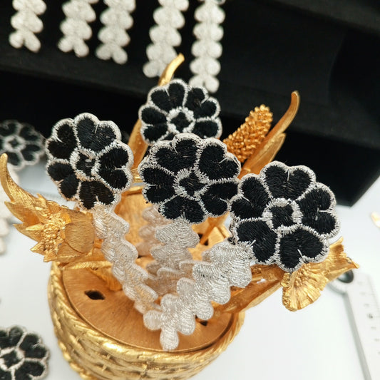 FLORAL VINTAGE appliques silver metallic black flower iron-on Patches #189