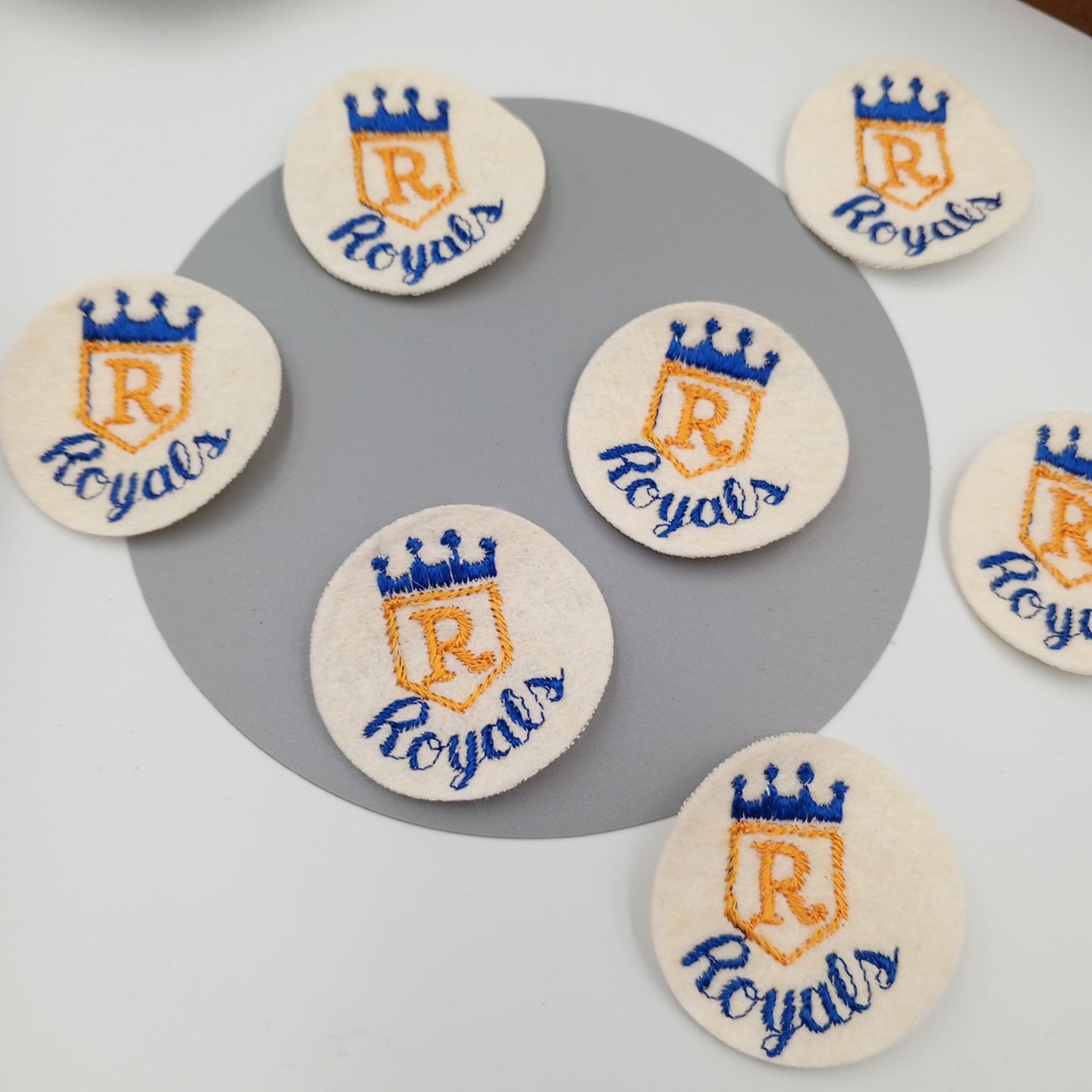 VINTAGE Badge Patches Royal Blue Golden Yellow Embroidered ROYALS Patch Appliques #749