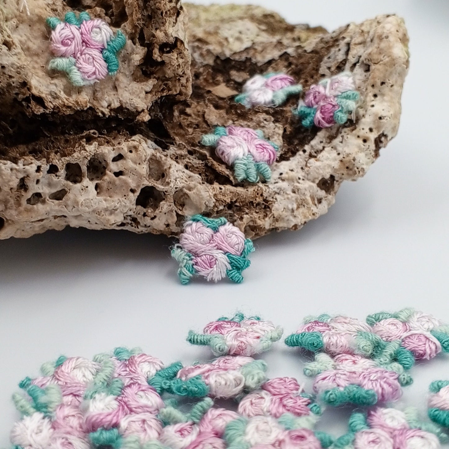 VINTAGE appliques cute green lilac flower embroidery Patches #308