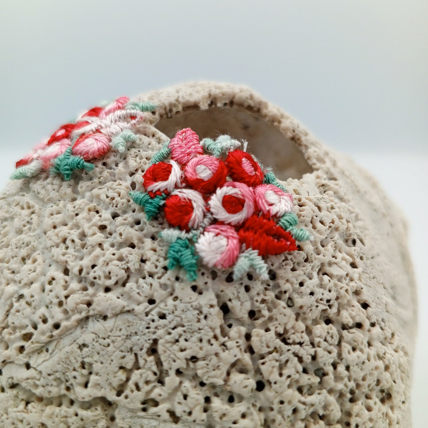 FLORAL VINTAGE appliques white green pink red flower Patches #298