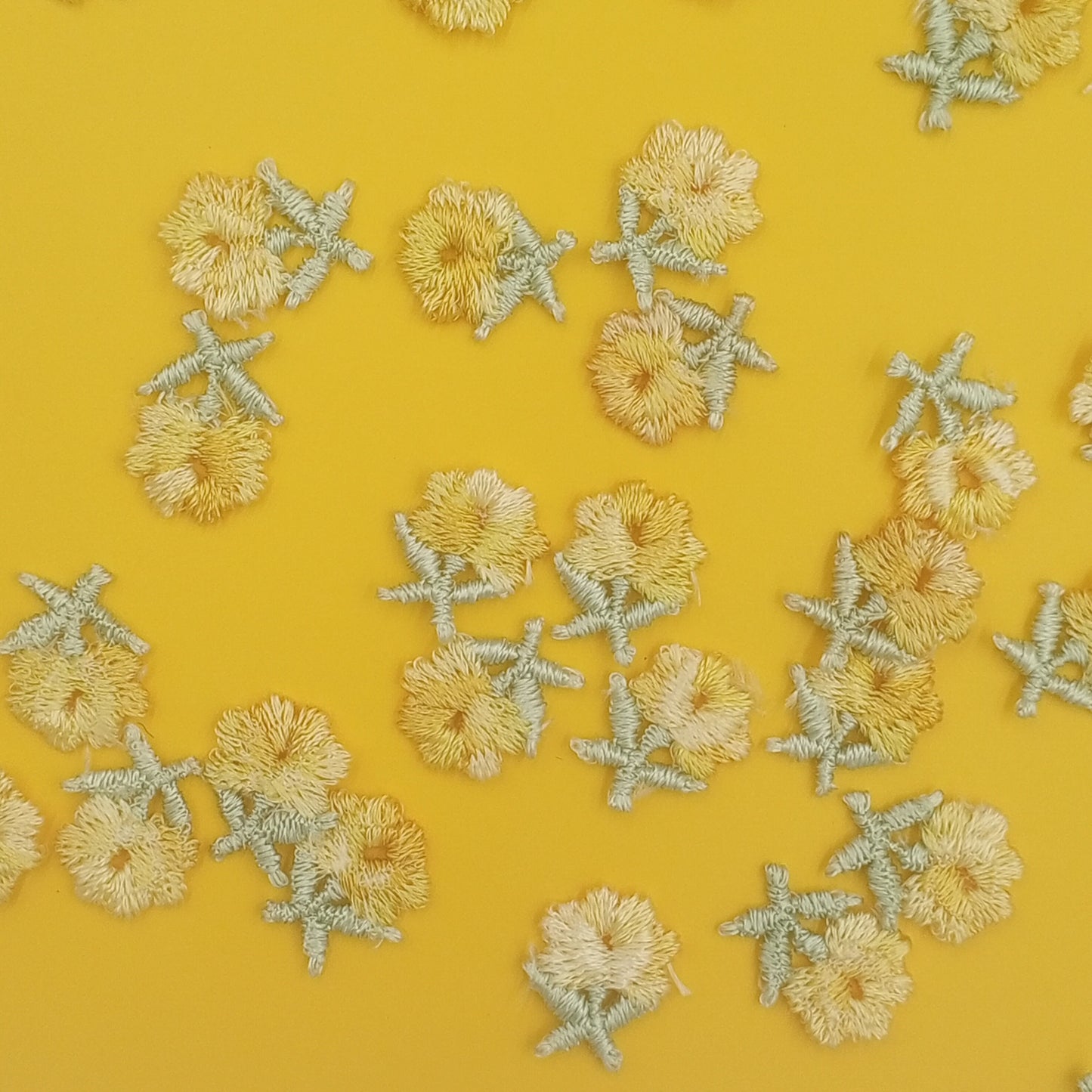 VINTAGE appliques cute pastel yellow flower Patches #290
