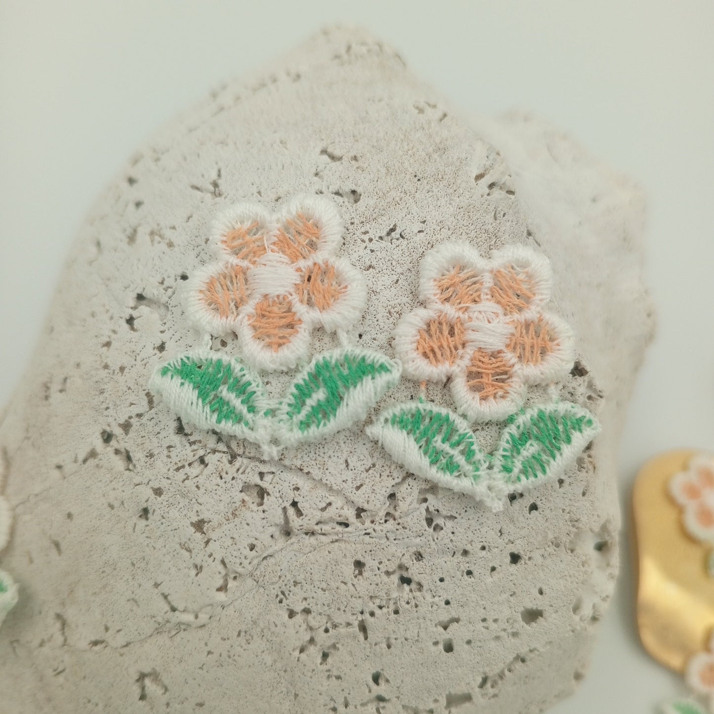 FLORAL VINTAGE appliques white orange flower Patches #276
