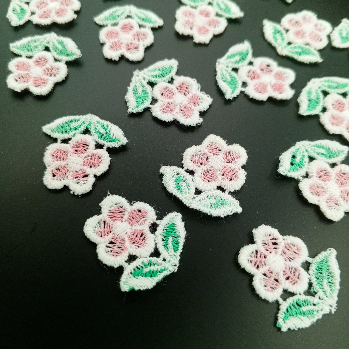 FLORAL VINTAGE appliques white pink flower Patches #274