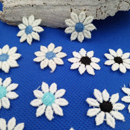 VINTAGE appliques cute white dot flower embroidery Patches #323