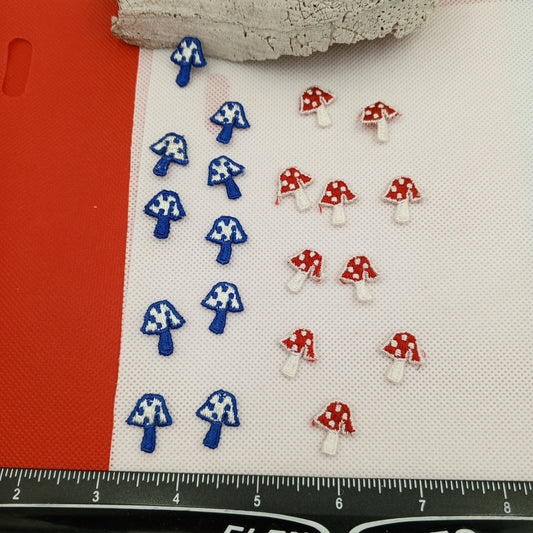 20 pieces FLORAL VINTAGE appliques red white blue flower Patches #159