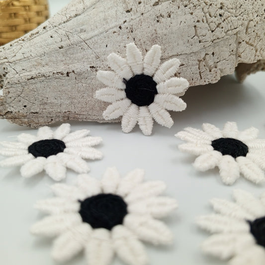 FLORAL VINTAGE applique Black white Flower Patches #222