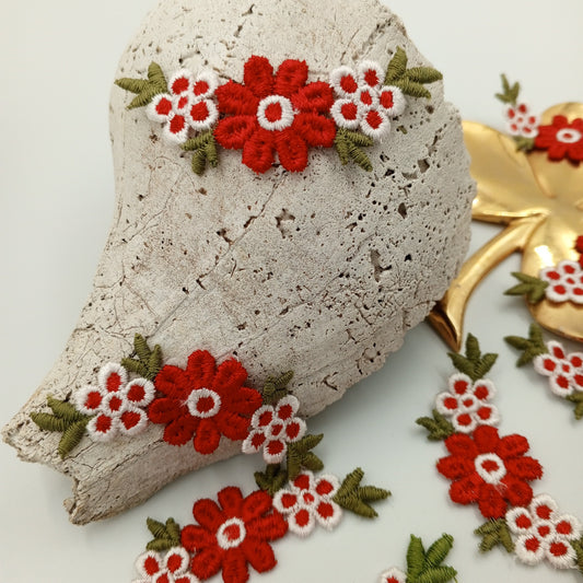 FLORAL VINTAGE appliques red white green flower Patches #230