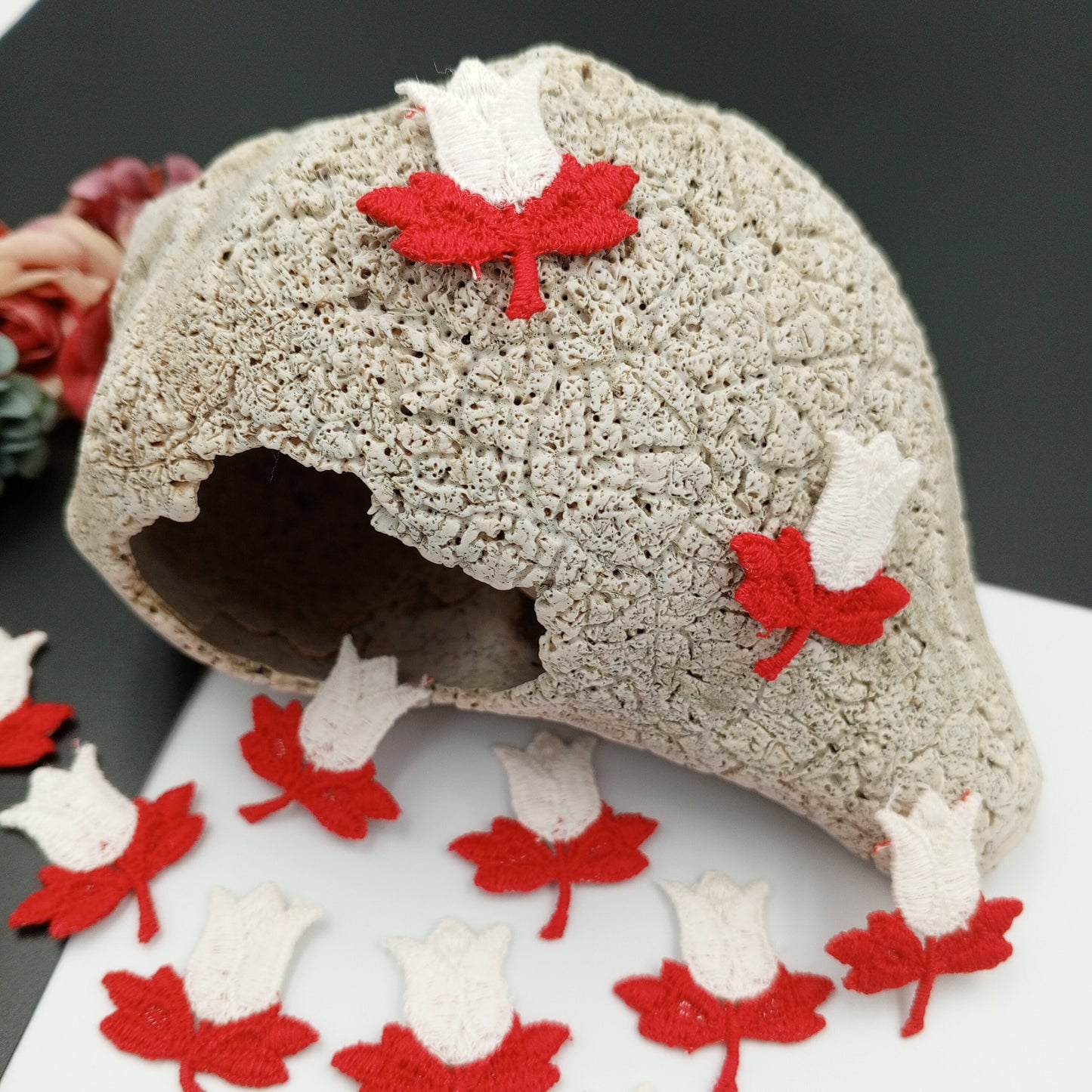 FLORAL VINTAGE applique Red White Flower Patches #242