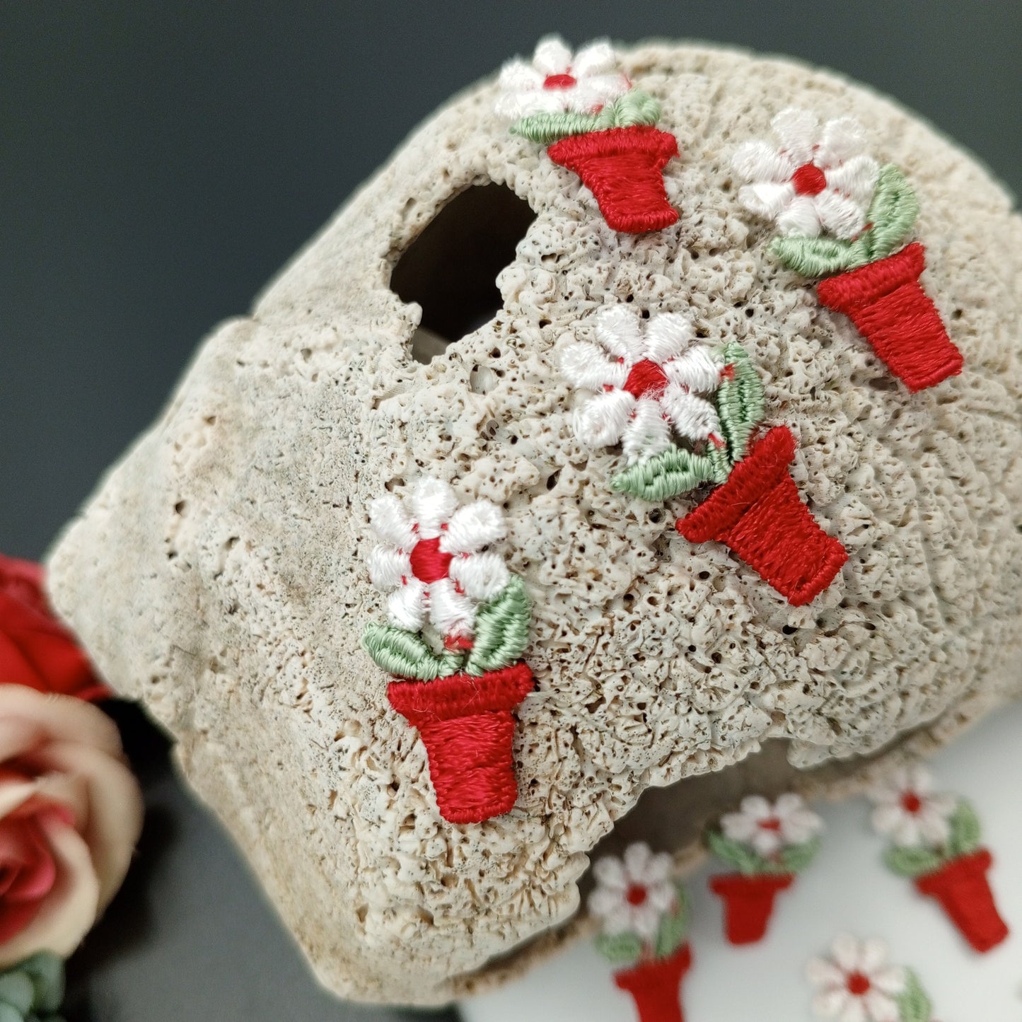 FLORAL VINTAGE appliques red white flower Patches #246