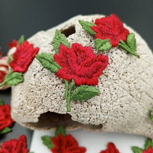 FLORAL VINTAGE applique Green Red Flower Patches #249