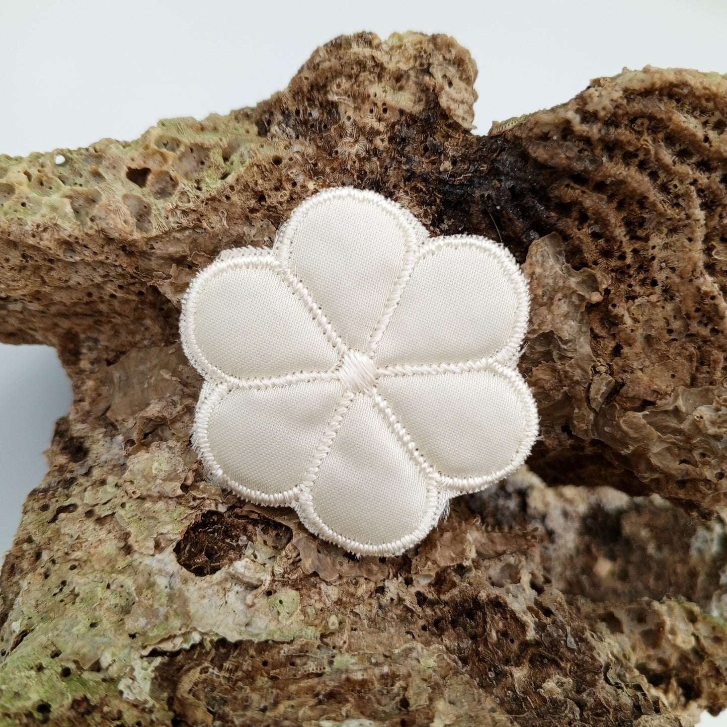 FLORAL VINTAGE appliques cream flower padded Patches #285