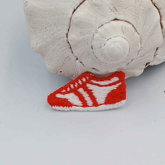 Red White Running Sneakers Vintage Embroidered Applique Sewing Athletes Shoes Red Sneakers Patches for Running Enthusiasts Retro Vibe #938