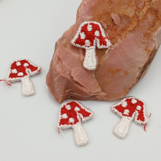 Small VINTAGE Little Mushrooms appliques sewing cute tiny red mushroom Patches #364
