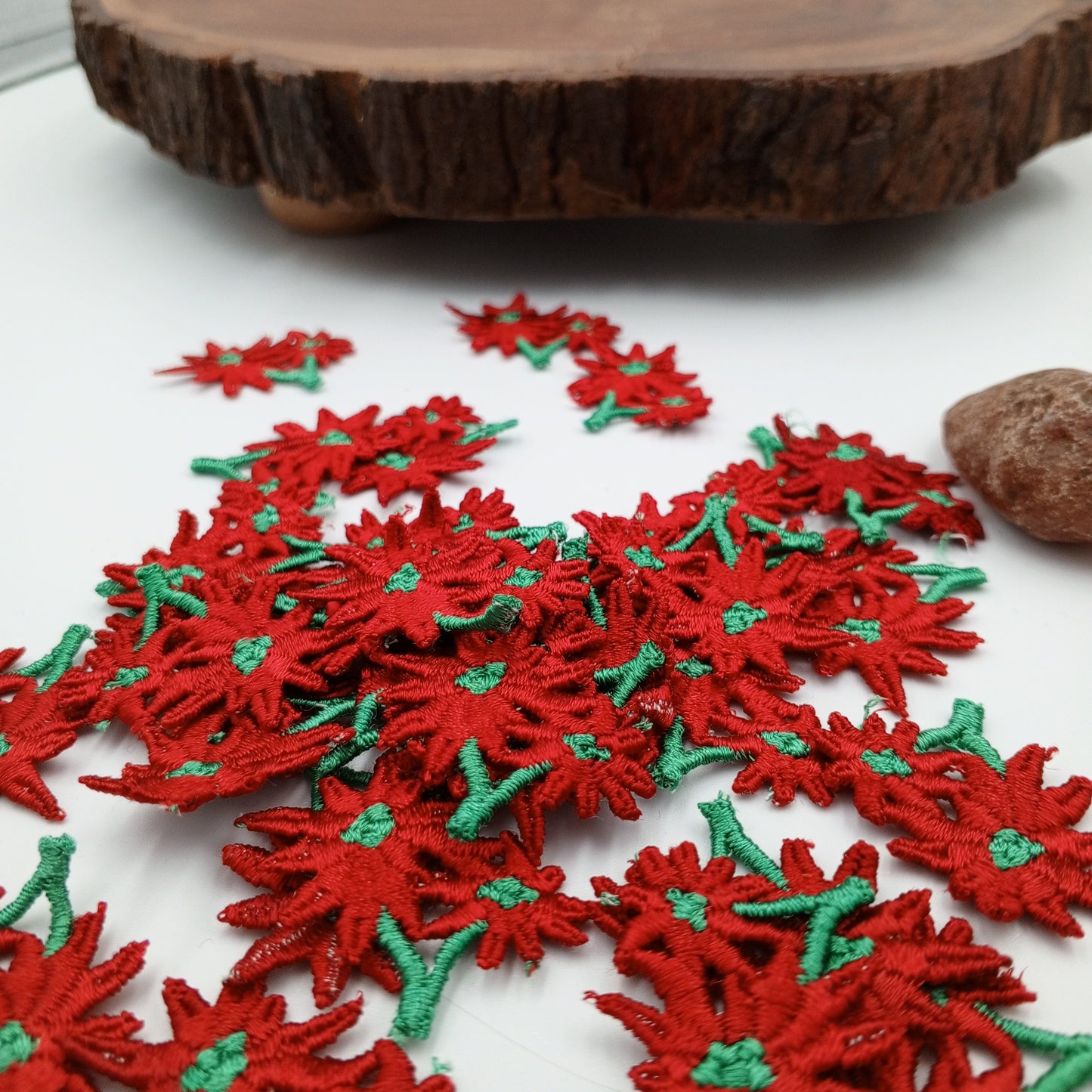 FLORAL VINTAGE appliques red green flower Patches #348