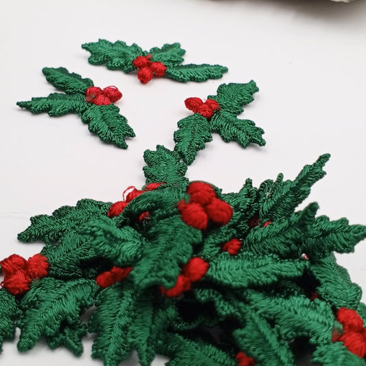 VINTAGE applique red green mistletoe Christmas Patches #351