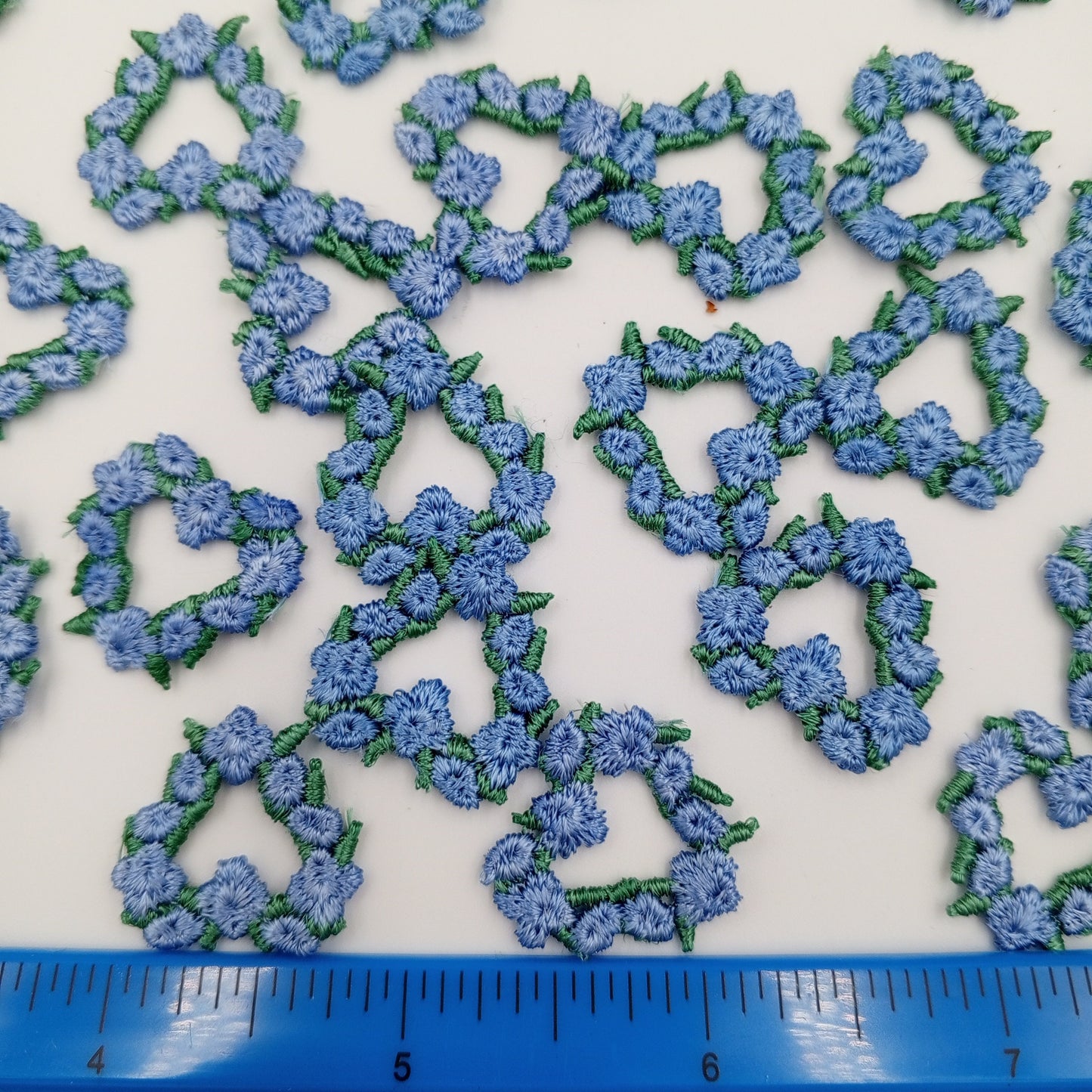 Blue Flower Wreath Heart Appliques VINTAGE Sew on Patches #646