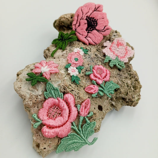 Wild rose Embroidered Sew-on Mauve Pink Retro Collection Vintage Applique Patches for DIY Decorative accessories 1001