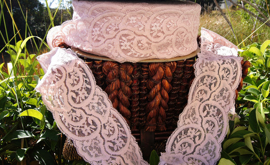 3¼" wide Vintage Mauve Tan Floral Swirl Galloon Lace Trim